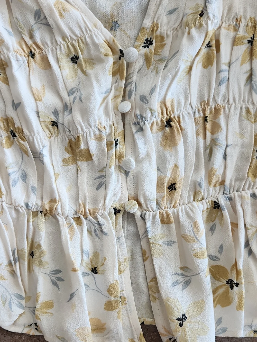 NWT...Zara Cream Floral Puff-Sleeve Button-Front Blouse